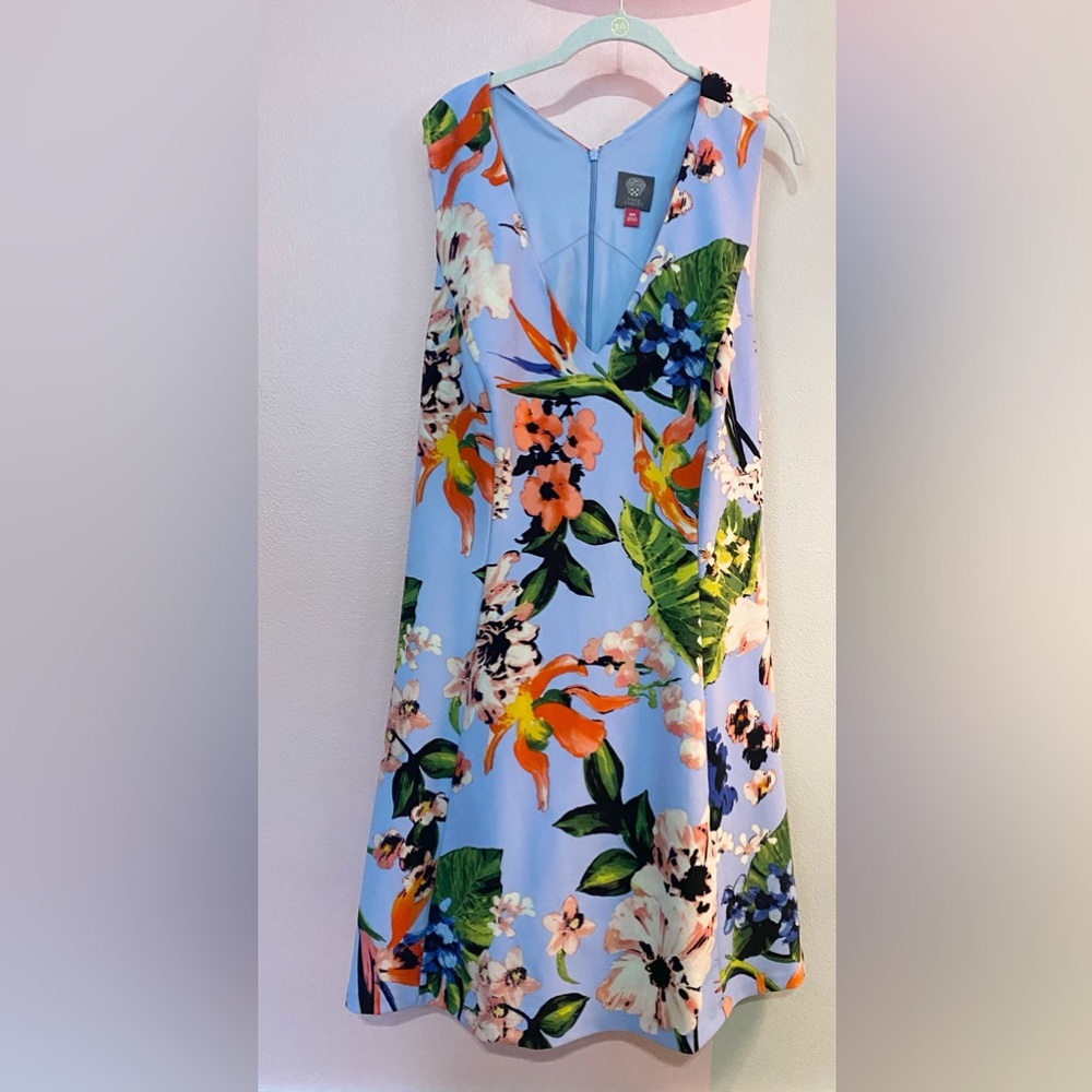Floral sleeveless flowing dress